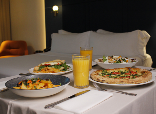 Serviço de quarto 24h Hilton Porto Alegre
